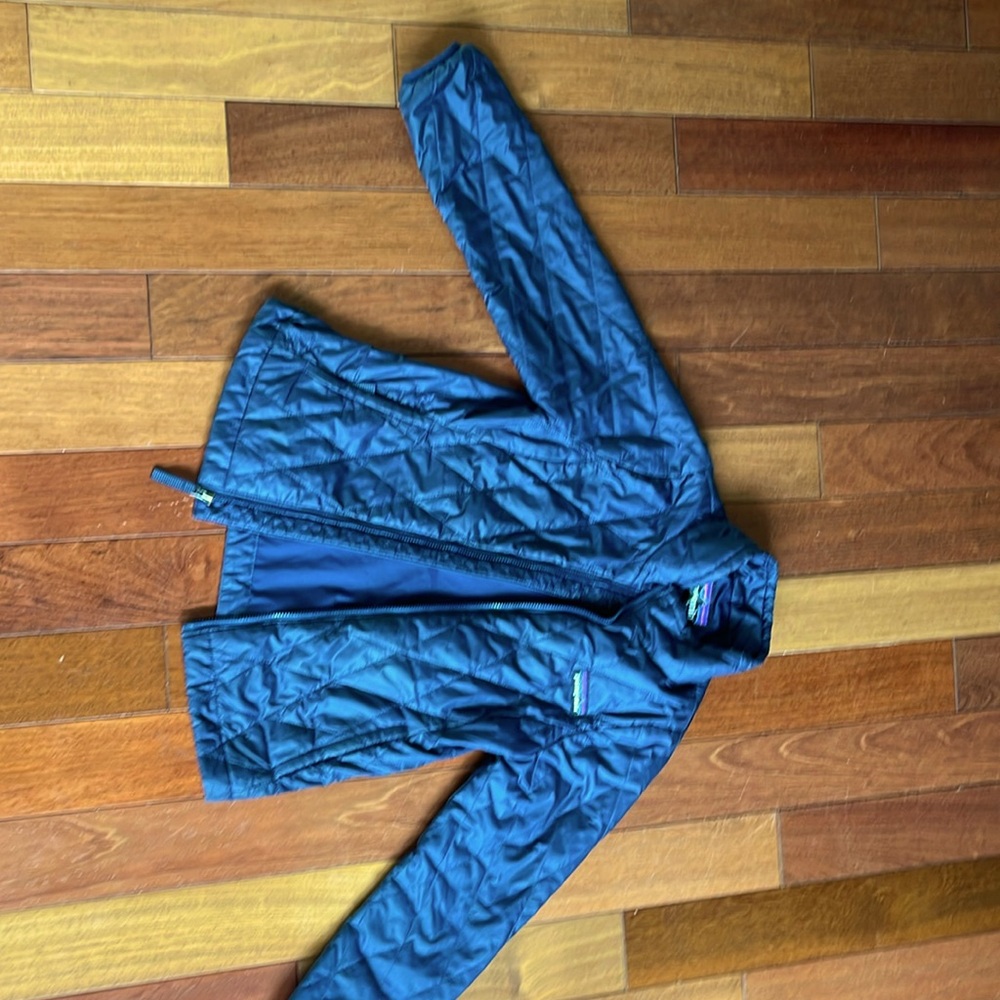 Patagonia kids jackets size 5/6. Perfect condition.